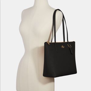 Top Zip Tote